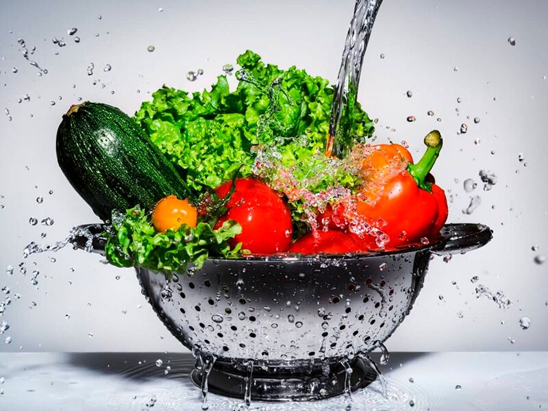 Почему важно мыть овощи и фрукты